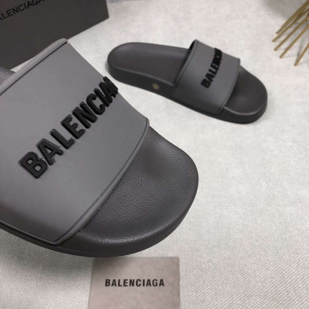 Balenciaga Balenciaga Logo Detailed Pool Slides