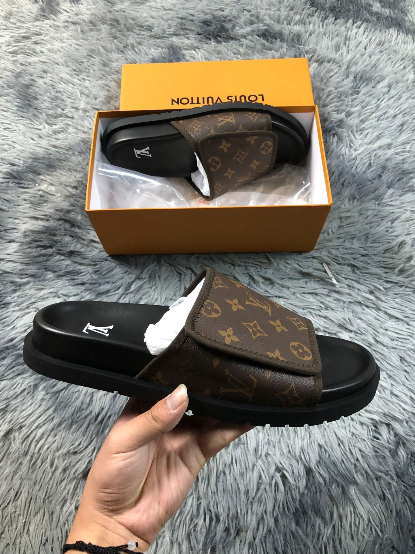 LOUIS VUITTON LV Oasis Mule - Brown